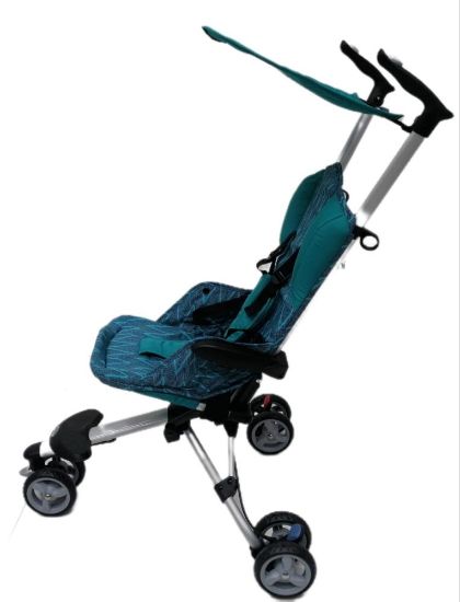 صورة عربية اطفال المنيوم للسفر